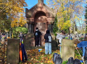 Dbamy o pamięć i zabytki Starego Cmentarza