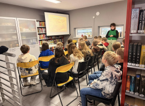 Klasa 5c w bibliotece Nadwyraz