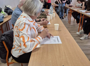 Młodzież kontra Seniorzy