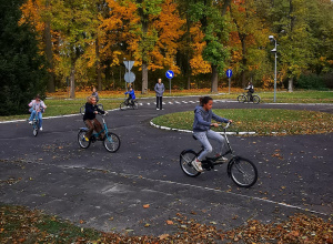 Klasy piąte na motodromie